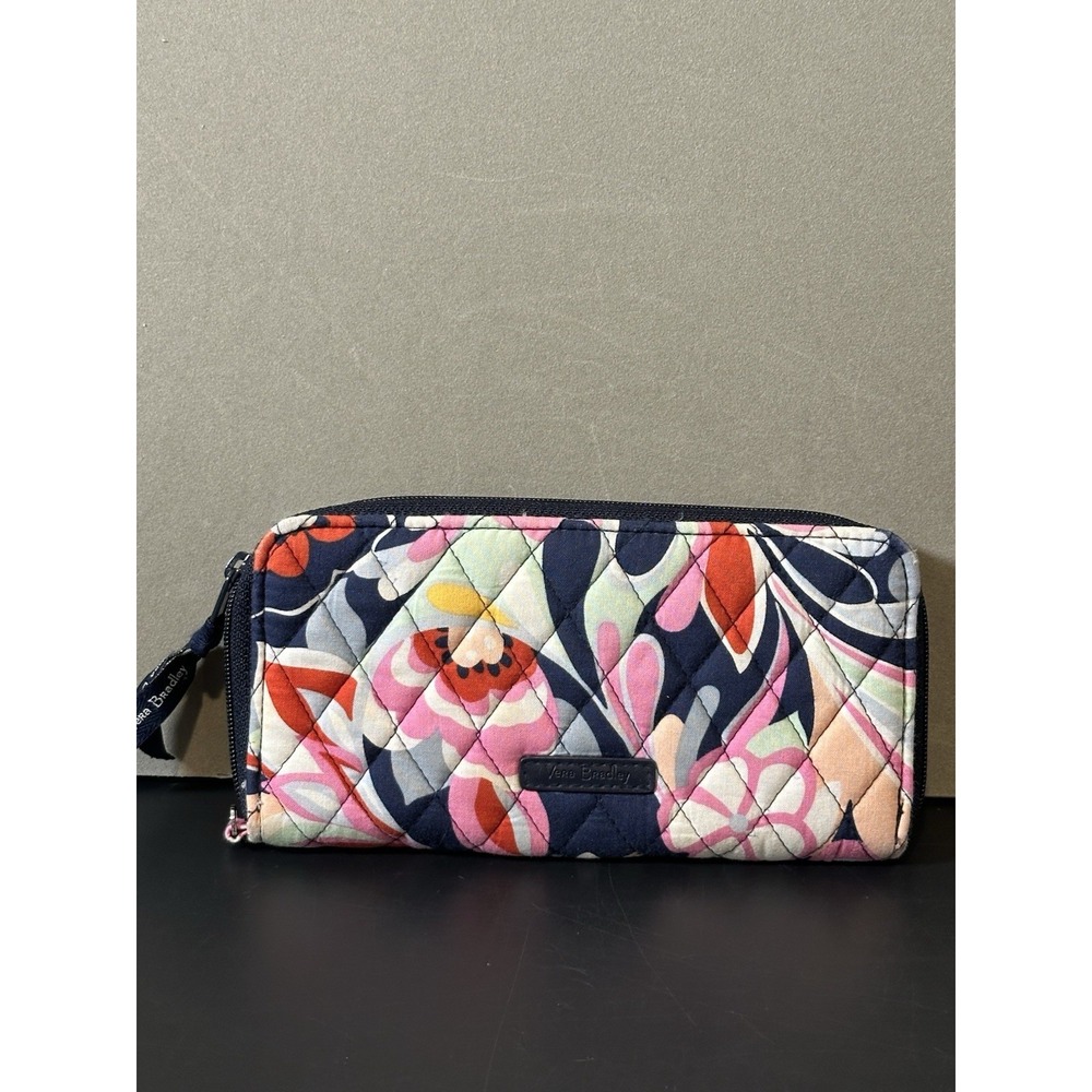 Vera‎ Bradley Paisley Zip Around Wristlet Card Wallet